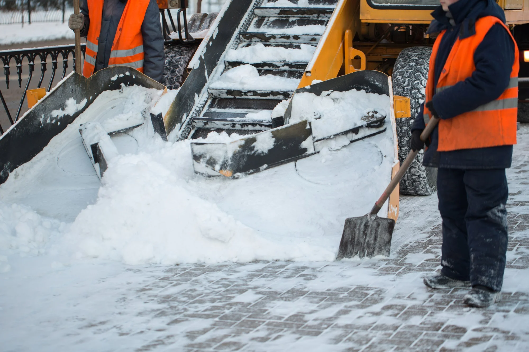 The Benefits And Drawbacks Of Professional Snow Removal Services